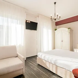https://suites-train-station-mestre.hotelslidodijesolo.com